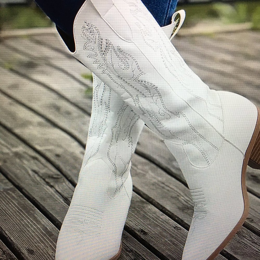 White Cowboy Boots Faux Leather - NEW 14 Calf Size 9 Low Heel